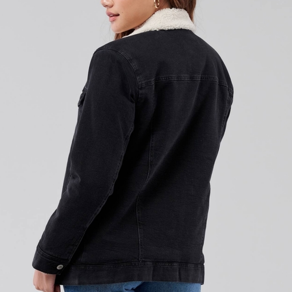 Hollister Sherpa Lined Denim Jacket - Picture 2 of 10